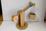 ダンボールでクレーンゲームをつくろう