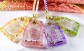 お花を閉じこめたお守り 